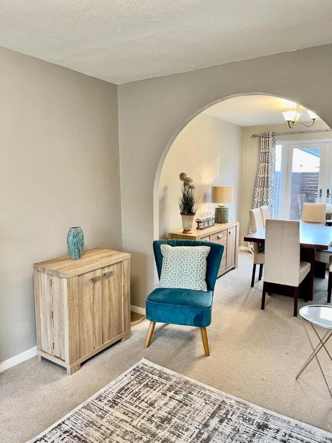 Canada House - Sleeps 6 -3 King Or 6 Single Ideal For Contractors Warrington Extérieur photo