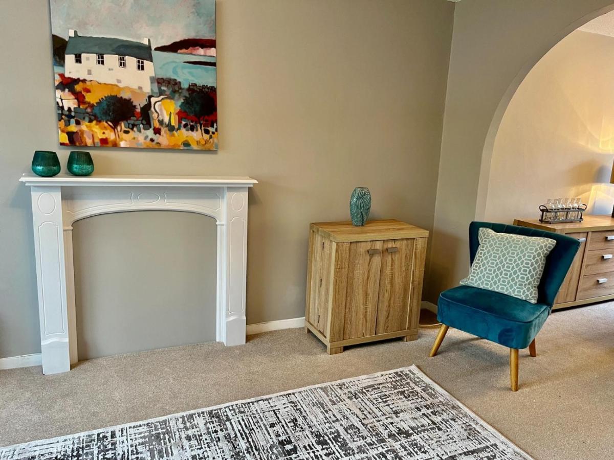 Canada House - Sleeps 6 -3 King Or 6 Single Ideal For Contractors Warrington Extérieur photo
